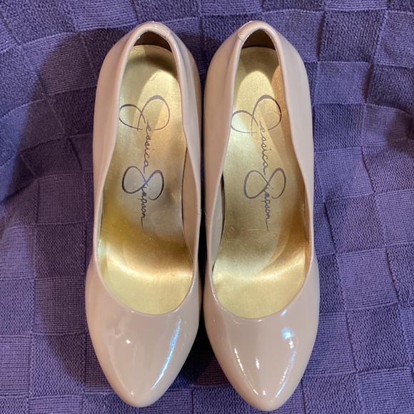 Jessica Simpson Nude Patent pumps - Picture 2 of 8